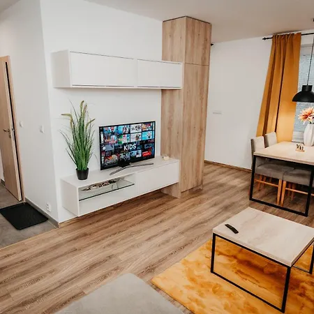 Old Town Center 2 - Private Parking Included شقة