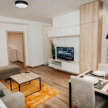 Old Town Center 2 - Private Parking Included شقة