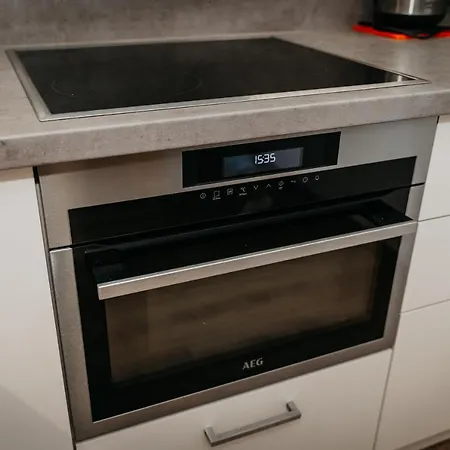 Old Town Center 2 - Private Parking Included דירה