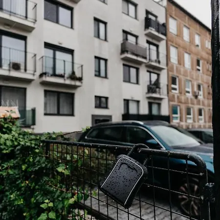 Old Town Center 2 - Private Parking Included Apartment