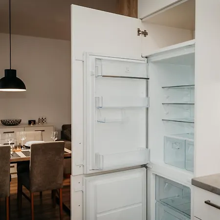 Old Town Center 2 - Private Parking Included *