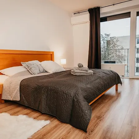 דירה Old Town Center 2 - Private Parking Included קושיצה