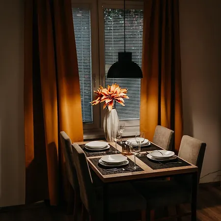 Old Town Center 2 - Private Parking Included Apartment