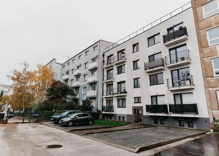 Old Town Center 2 - Private Parking Included *