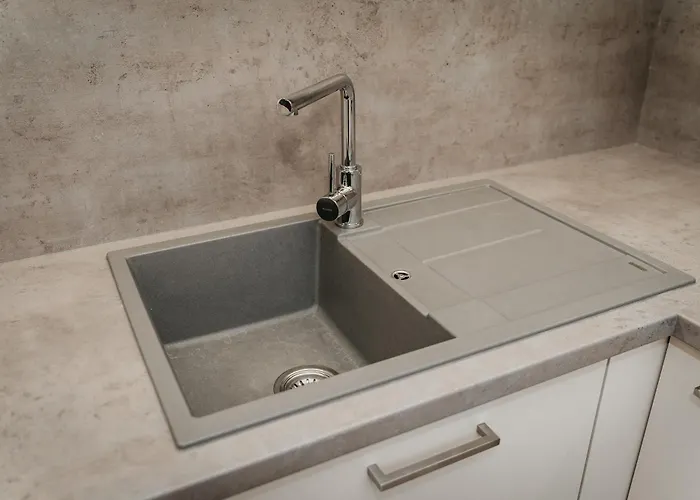 Old Town Center 2 - Private Parking Included